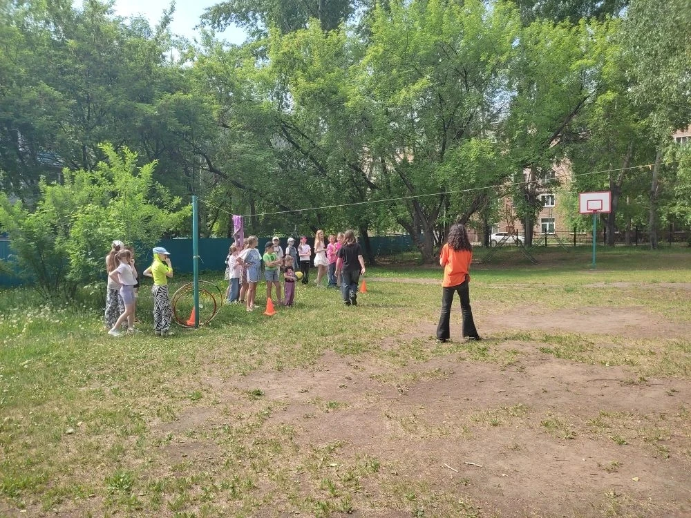 Сегодняшний солнечный денёчек наша группа Royal👑 family раскрасила яркими красками☀
Утро мы провели