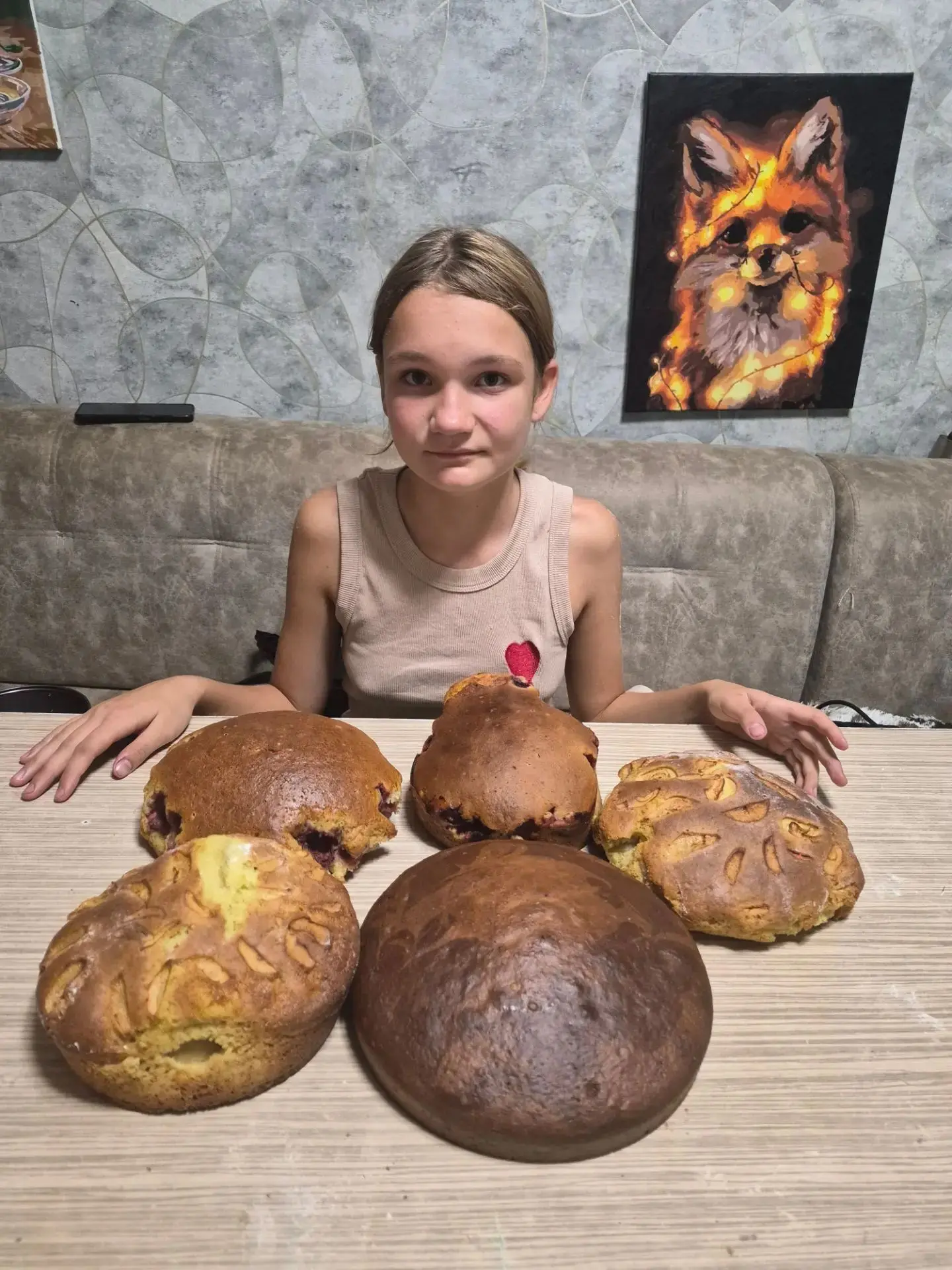 Воинкова Василиса со ст. Паницкая сама испекла пироги для ребят: зебра, яблочный и клуб...