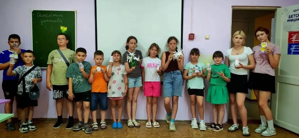 Летний отдых детей в ЛДП 17.06.2026г.
☀️Яркий день в летнем лагере! ☀
Воспитатели подготовили для ре