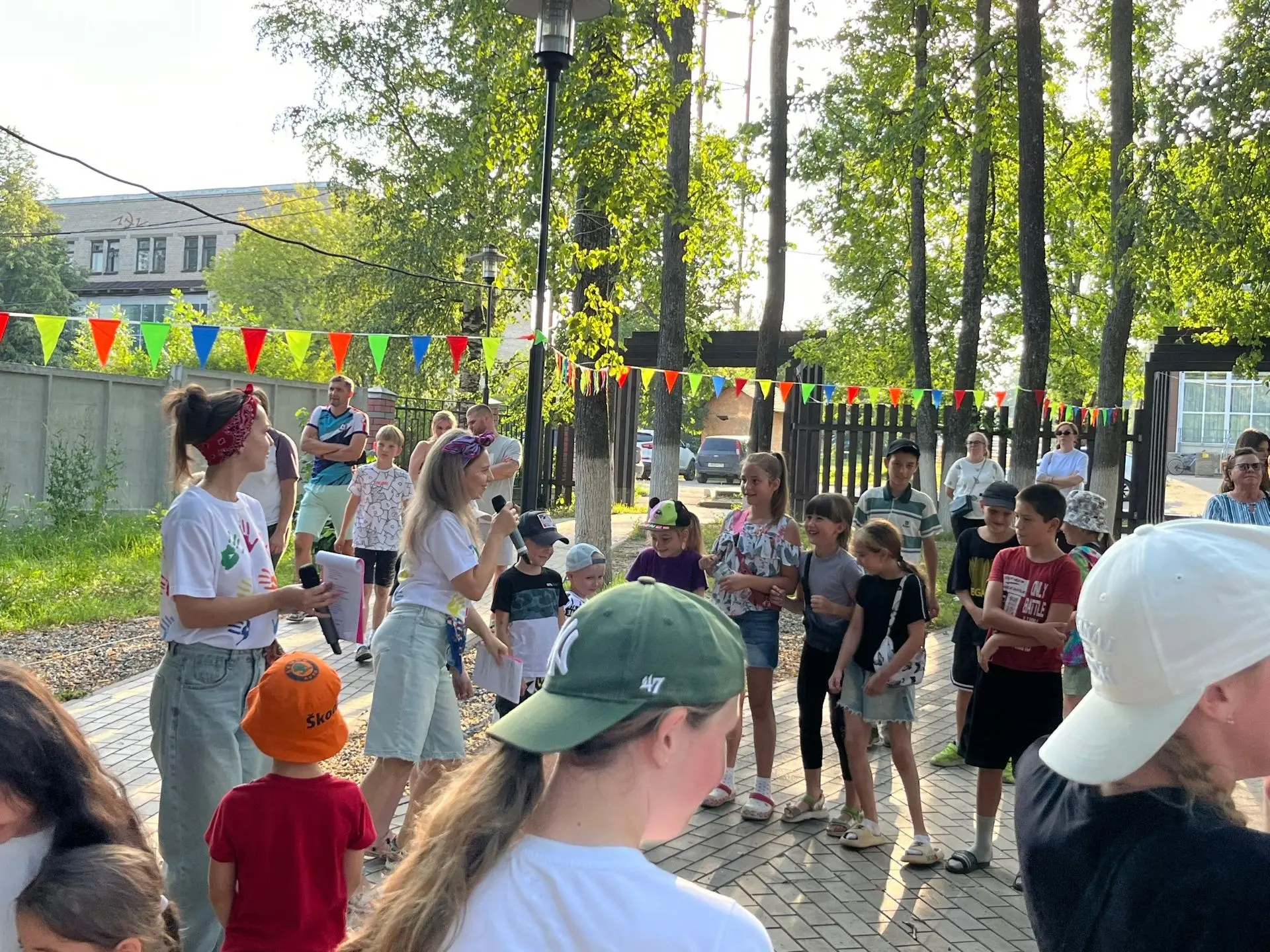 ДВОРОВАЯ ПЛОЩАДКА: ДЕНЬ 15! 🔥

Всем салют! Заряжаем ленту позитивом, потому что сегодня наш отряд п