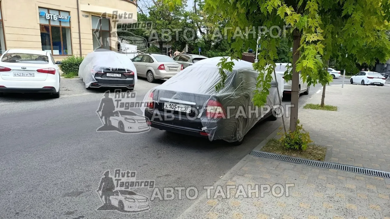 Маслянистые пятна заметили на светлых автомобилях в Таганроге.