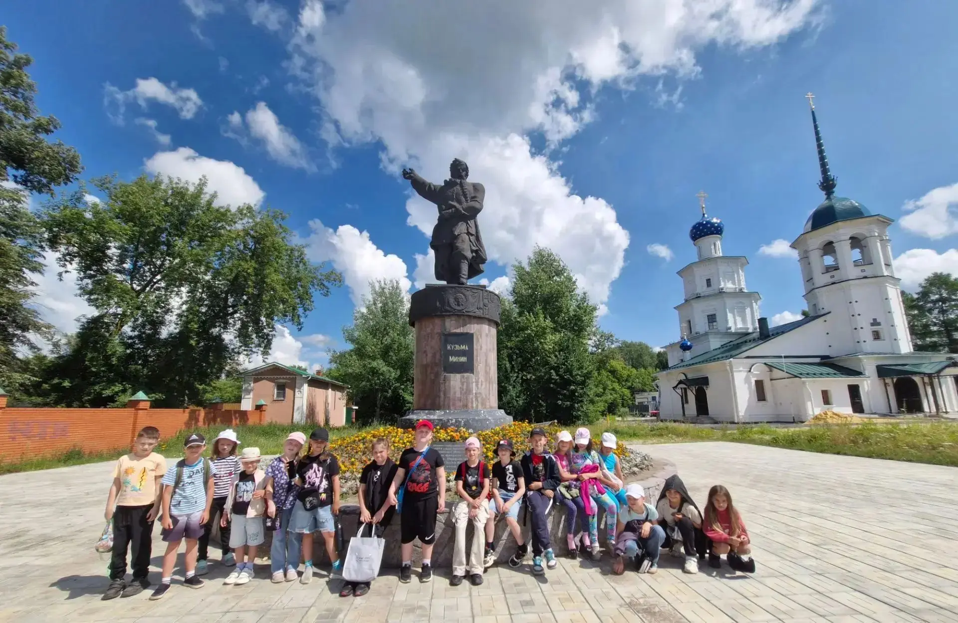 🎉 11‑й день в лагере «Алые паруса»⛵️: День туризма! 🎉

Сегодня ребята отправились в путешествие в 