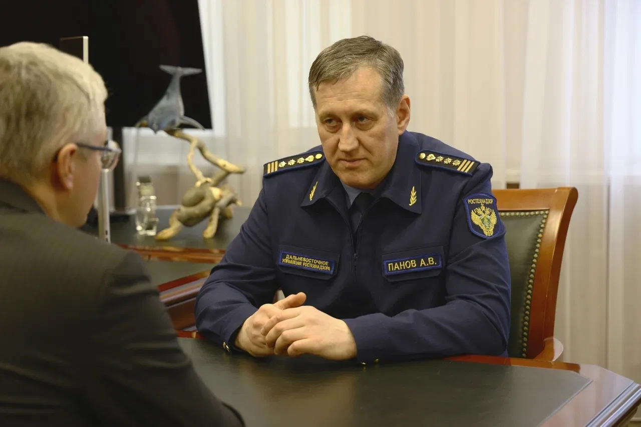 Провел встречу с руководителем Дальневосточного управления Ростехнадзора Александром Пановым, чтобы 