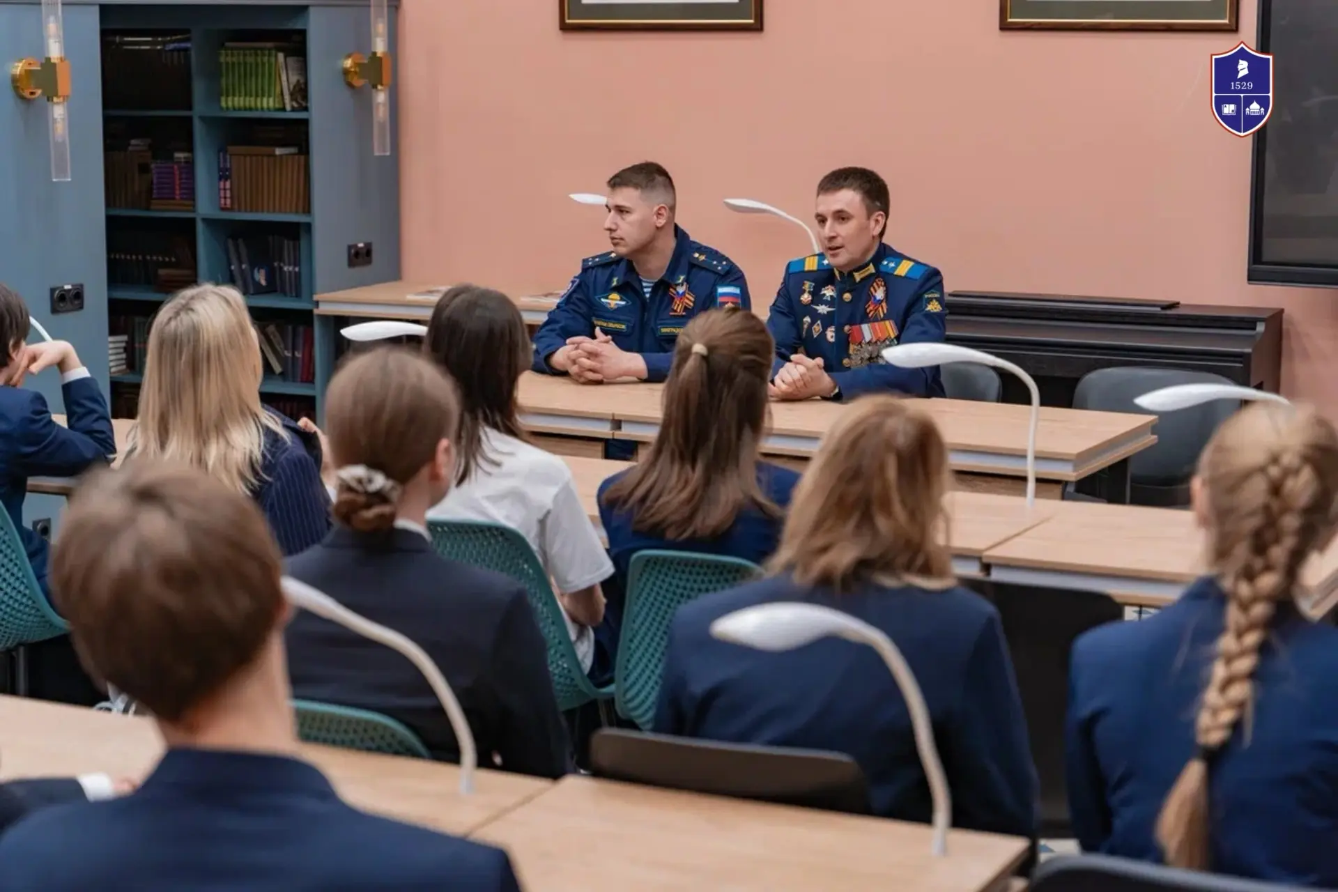 Урок мужества в Сароконюшенном ⭐️  К нам в гости пришли военнослужащие бригады специального назначен