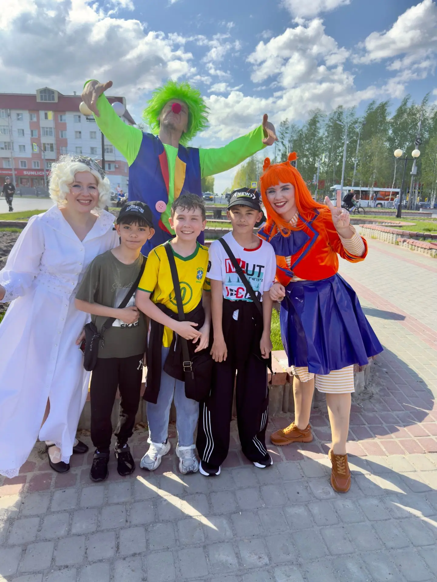 Нашествие клоунов: Праздник добра и смеха!