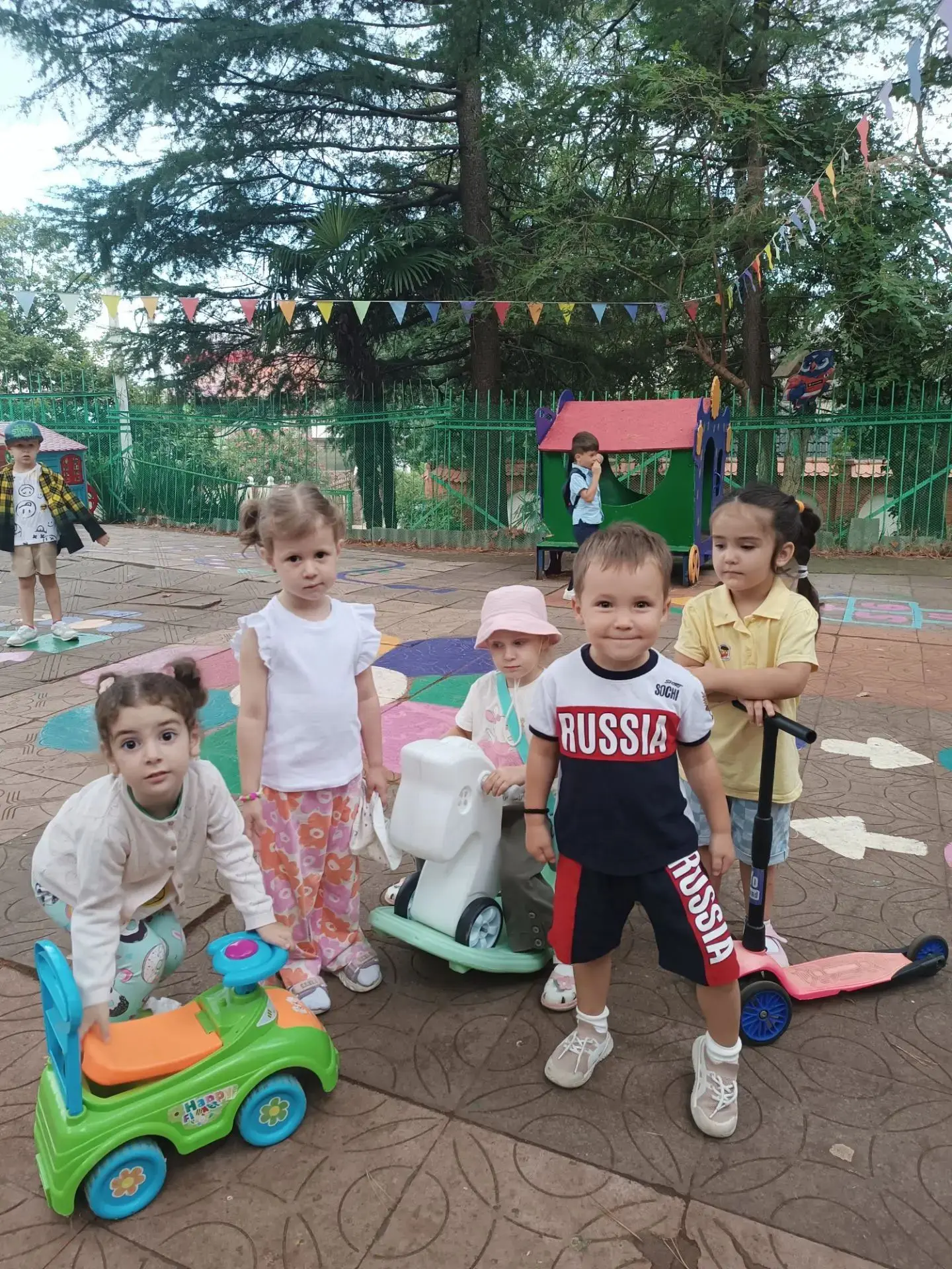 Так весело начинается день во второй младшей группе 😀
