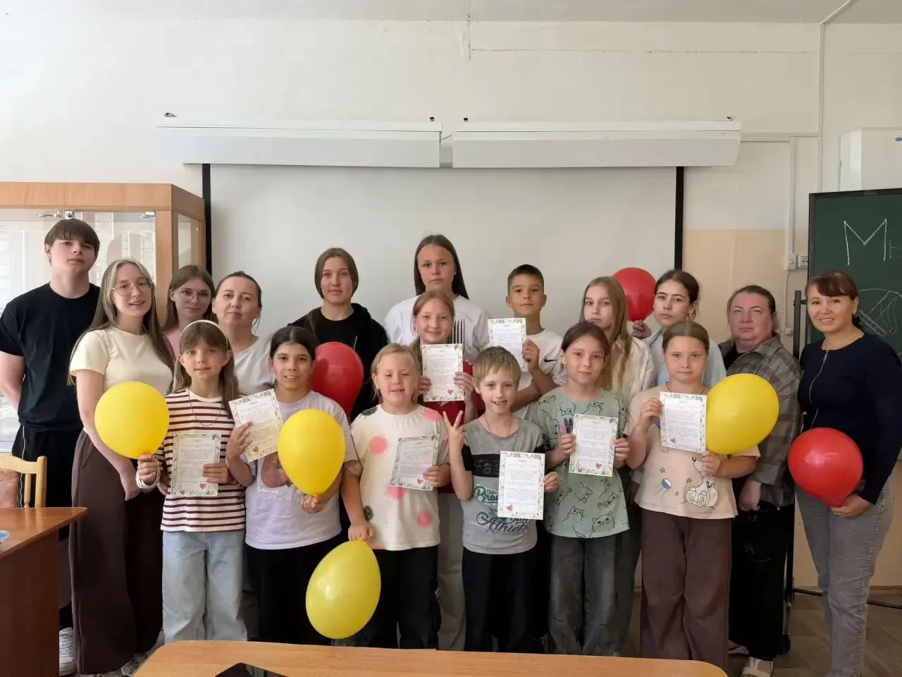 🌸Вот и подошёл к концу увлекательный сезон школьного летнего лагеря! Последний день получился по‑на