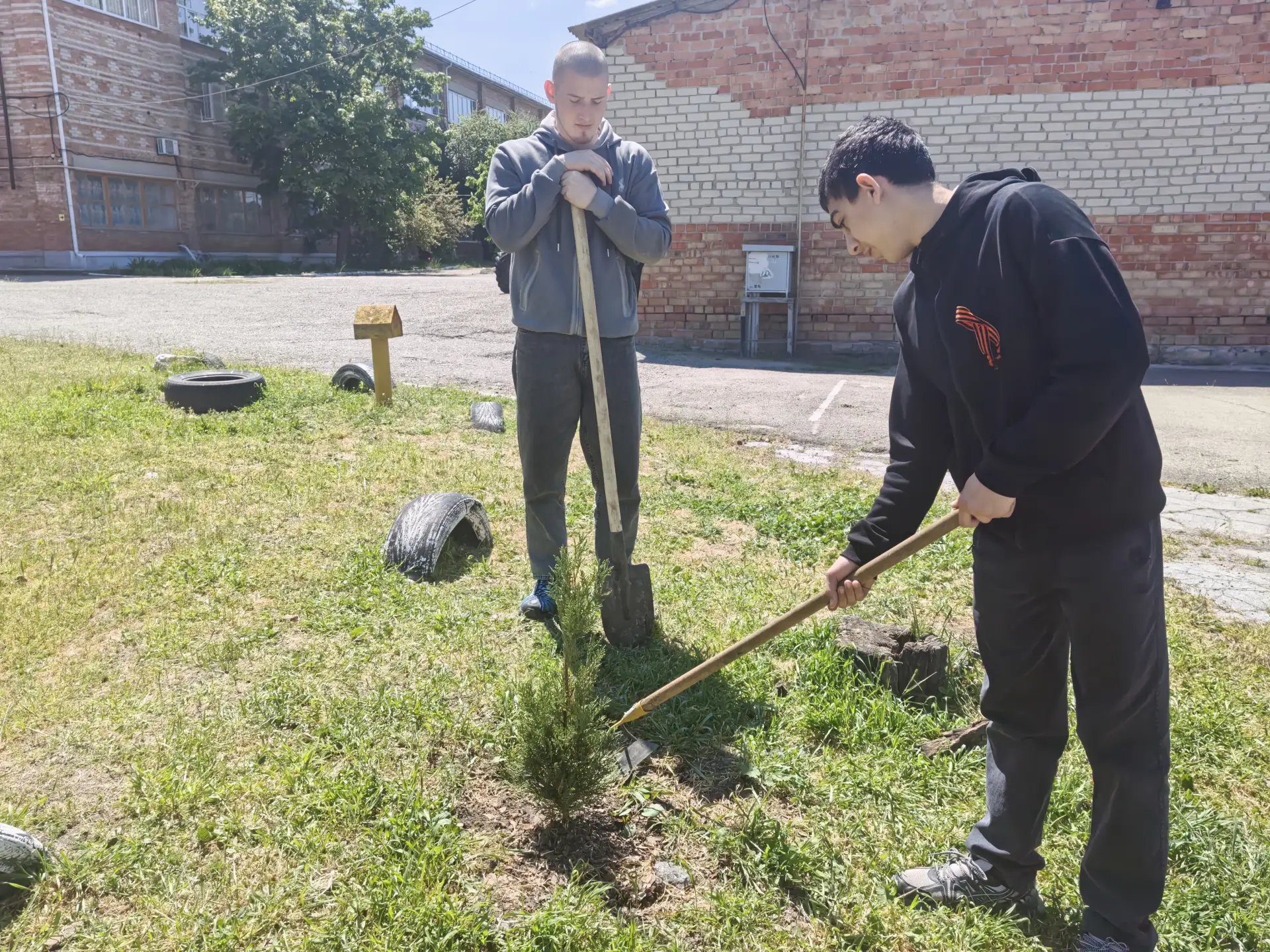 🌿 Студенты отделения сельского хозяйства и строительных технологий Ейского полипрофильного колледжа 
