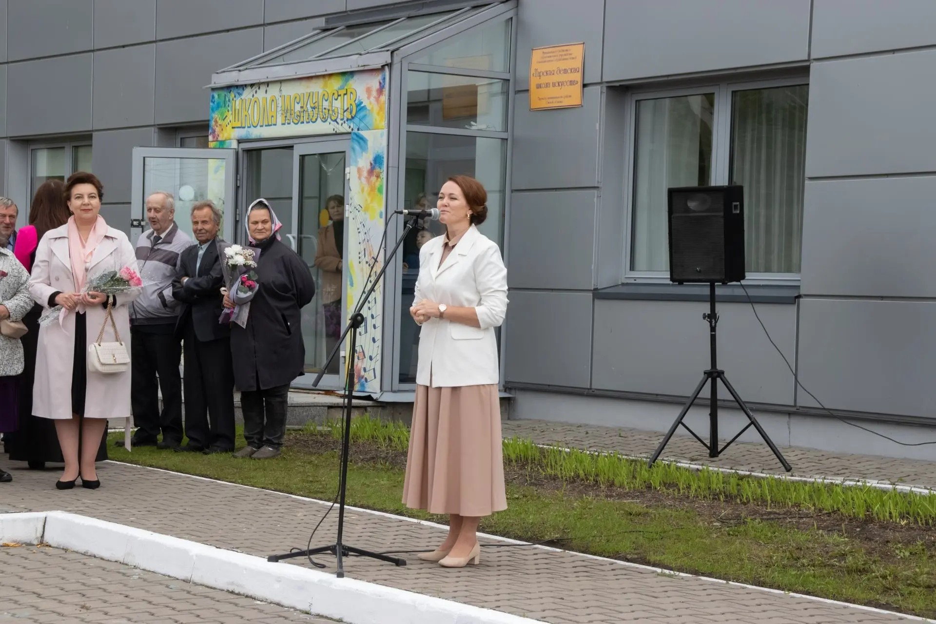 🎶🍂🍁1 сентября в Тарской детской школе искусств состоялась торжественная линейка ко Д...