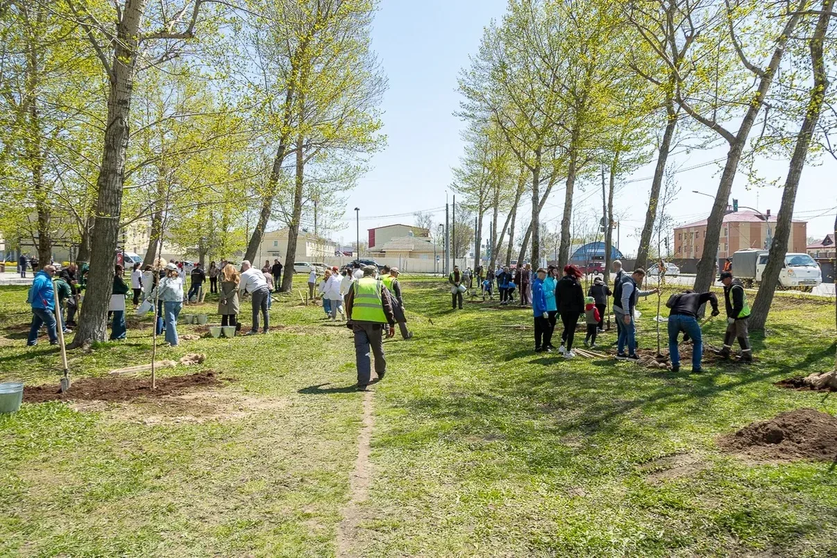 🌱 Команда клиники «Гармония» приняла участие в городской акции «Аллея предпринимательс...