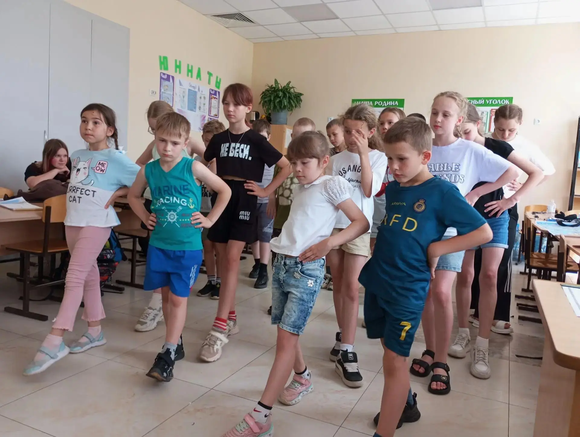 Яркий день «Орлят» ✨

Участники четвертого отряда сегодня осваивали новые элементы на занятиях хорео