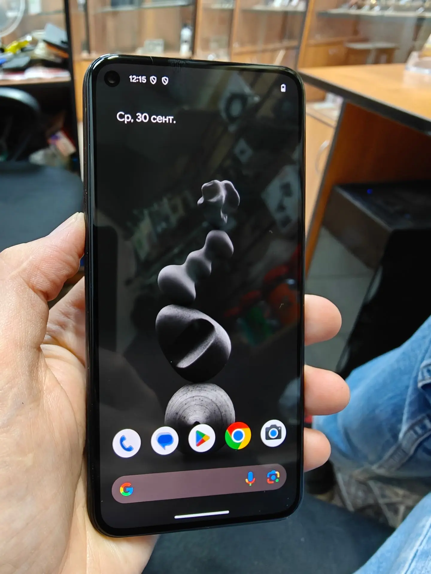 Внимательно  читайте описание. Телефон Google Pixel 5 в очень хорошем состоянии, диспле...