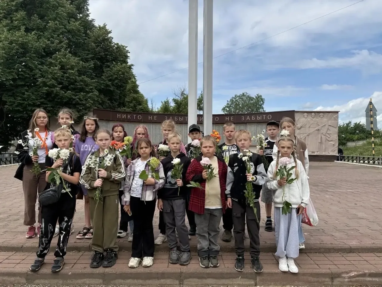 «День памяти и скорби в лагере „Радуга“: помним и чтим»

22 июня — дата, которая отзывается болью в 