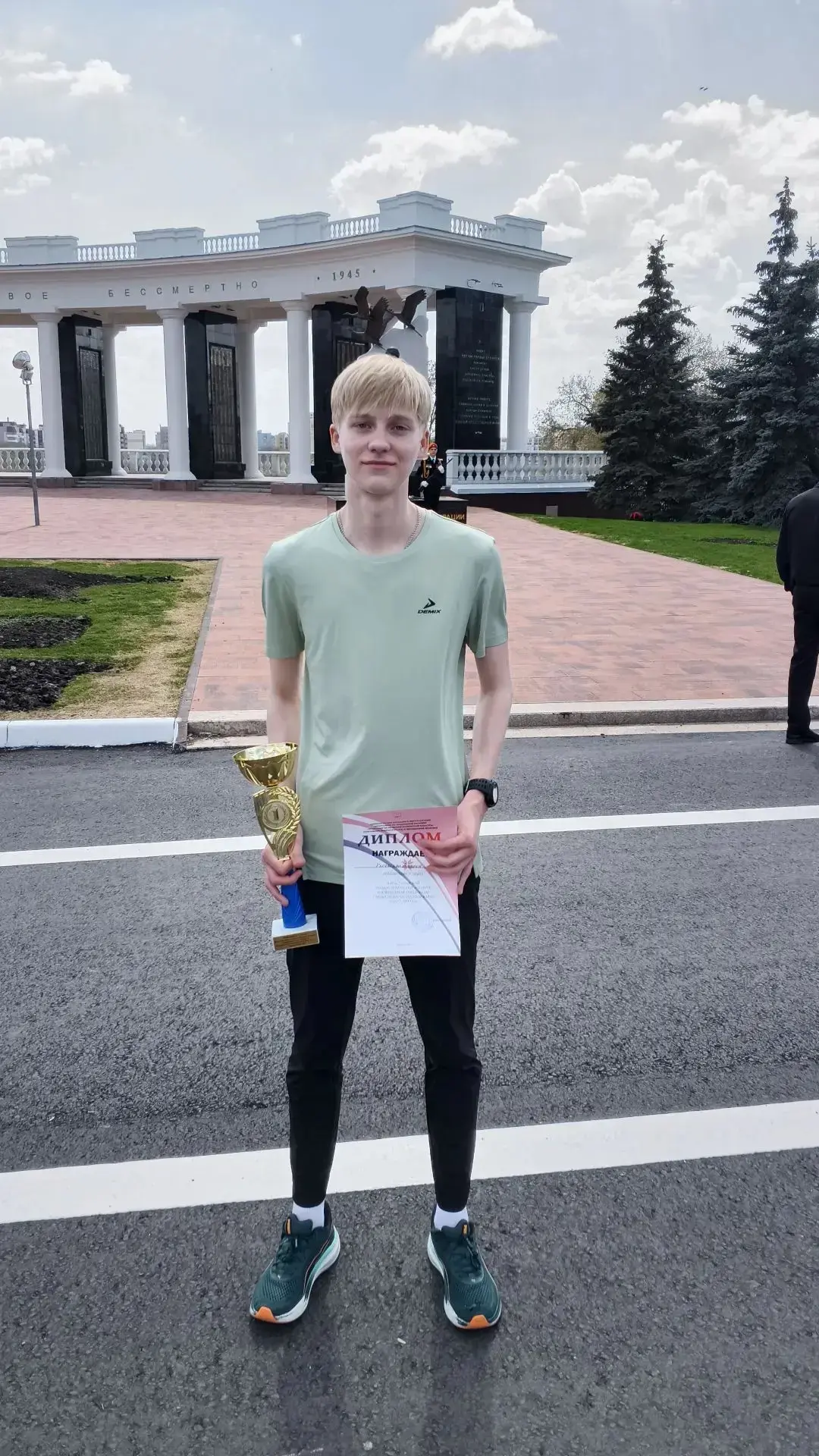 Бронза с боевым характером! 🏆💪  Сегодня на 88-й городской легкоатлетической эстафете, посвященной Дн