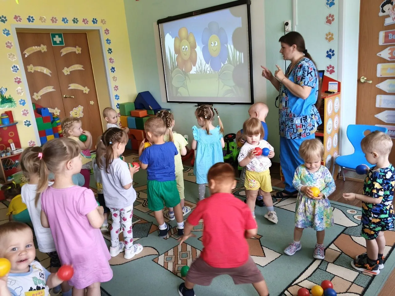 Сегодня мы в группе «Одуванчики» весело и познавательно отметили День божьей коровки! 🐞 

Наши ребя