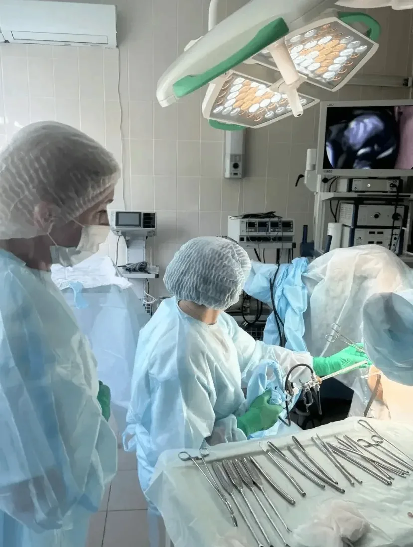 🏥 В арсенале гинекологического отделения БСМП №8 появился новый гистерорезектоскоп. Это современная