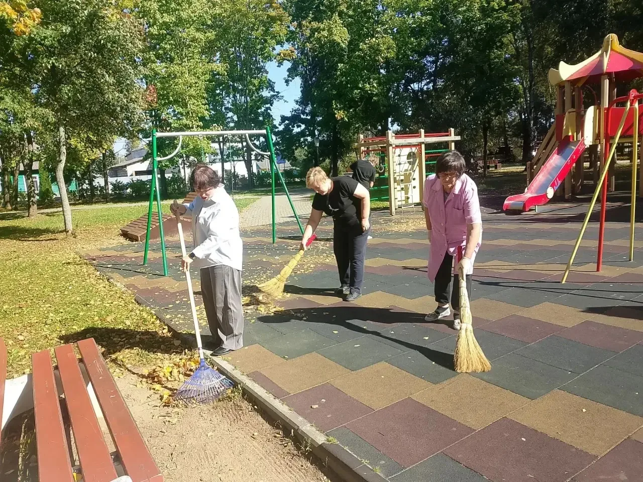 🧹✨ Сотрудники детского сада "Солнышко" приняли активное участие в международной акции ...