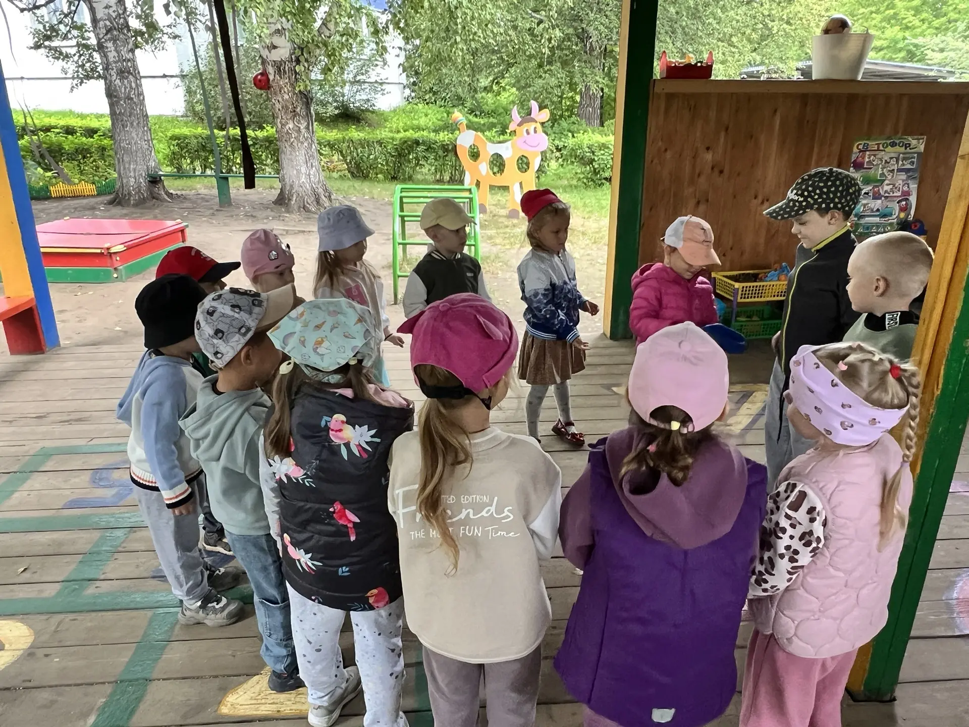 🌟 Прогулка в группе «Солнышко» прошла активно и весело!