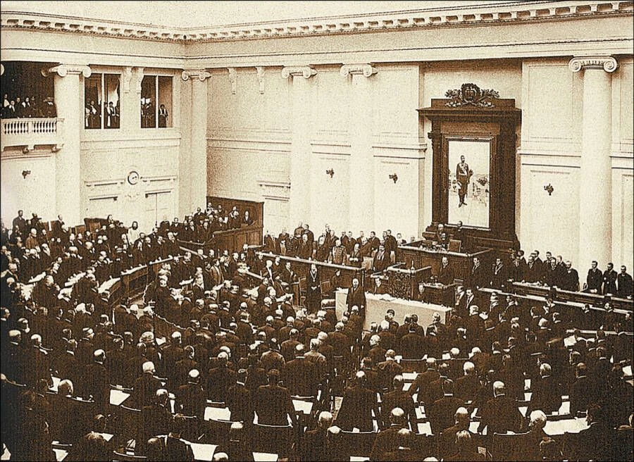 27 апреля – День российского парламентаризма.