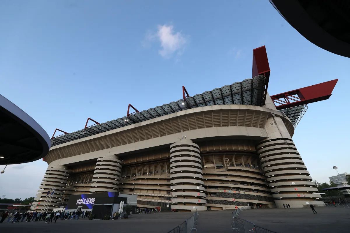 🏟 Житель Милана оспорил в суде сделку по Сан-Сиро