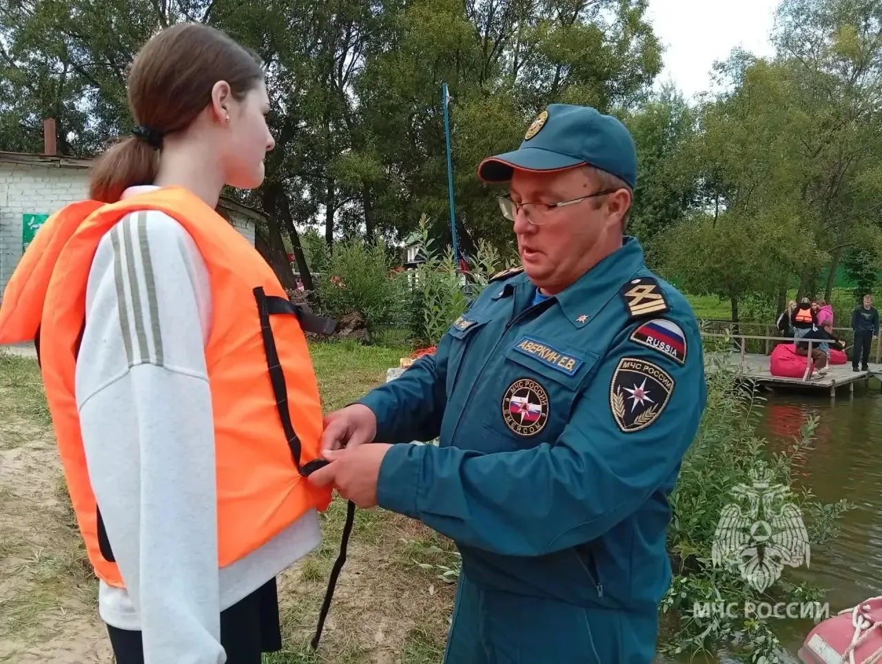 ⚓Сотрудники ГИМС МЧС России организовали обучающее мероприятие для отдыхающих на одном ...