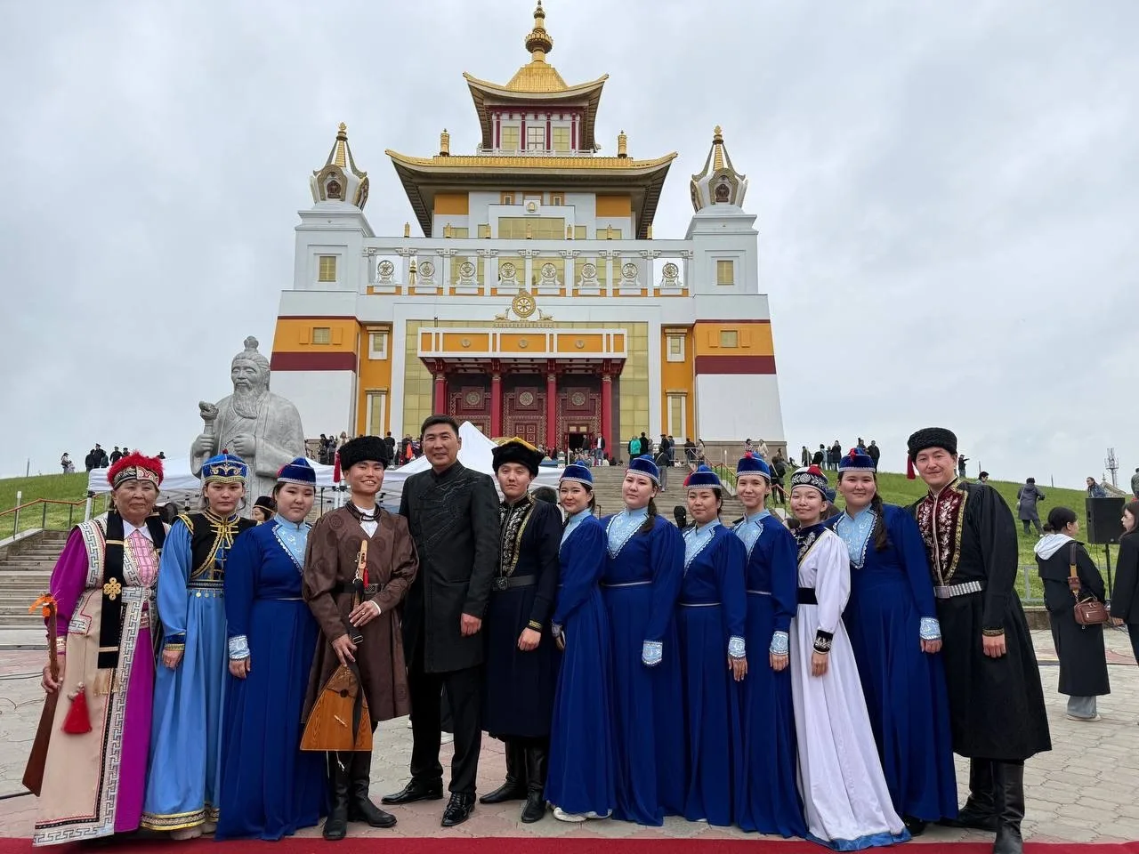В КалмГУ началась не только жаркая пора учебы, но и время ярких творческих побед 🎭✨  С 16 по 17 мая 