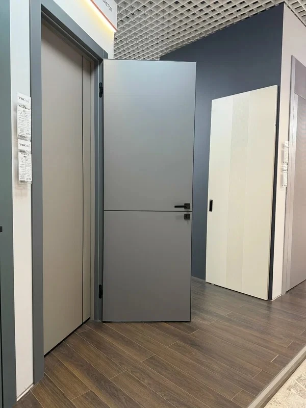Продам комплект новой межкомнатной двери в упаковке. Белая в эмале. Кромка алюминиевая ...