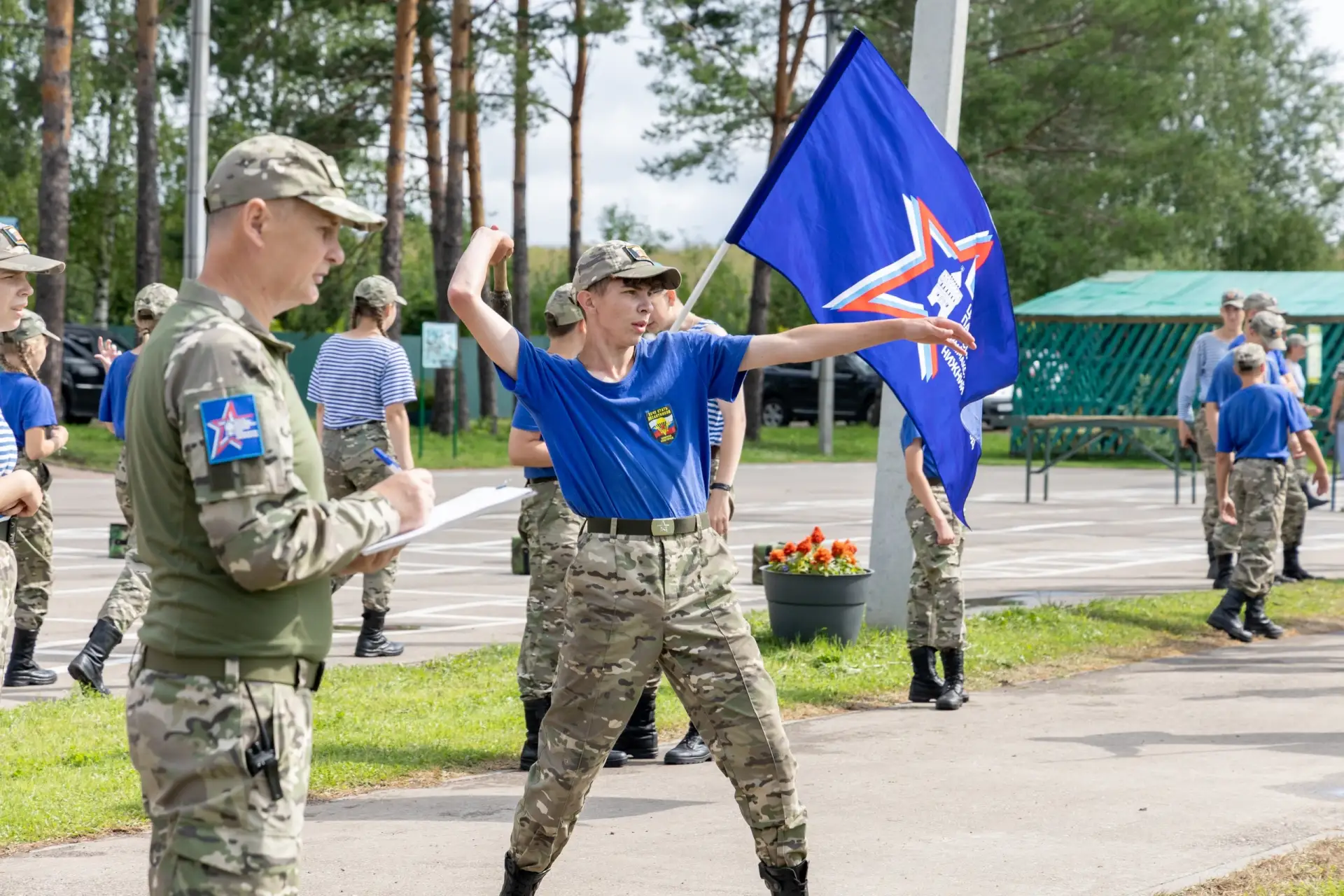 Более 1 700 детей приняли участие в военно-патриотических играх «Зарница» в лагерях мун...