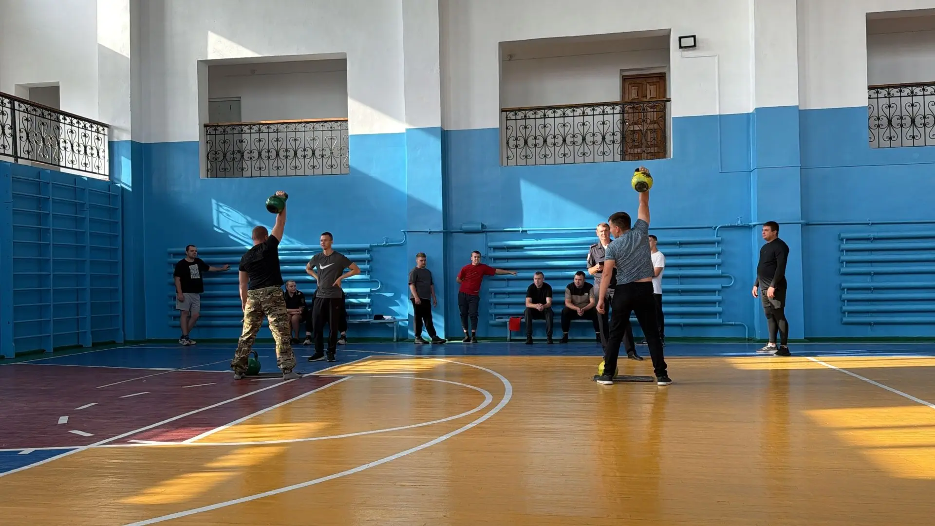 Чемпионат по гиревому спорту прошёл в бийской полиции