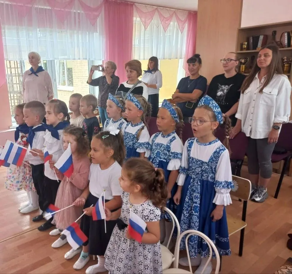 🇷🇺 20 августа наш детский сад торжественно и весело отметил День Государственного фла...