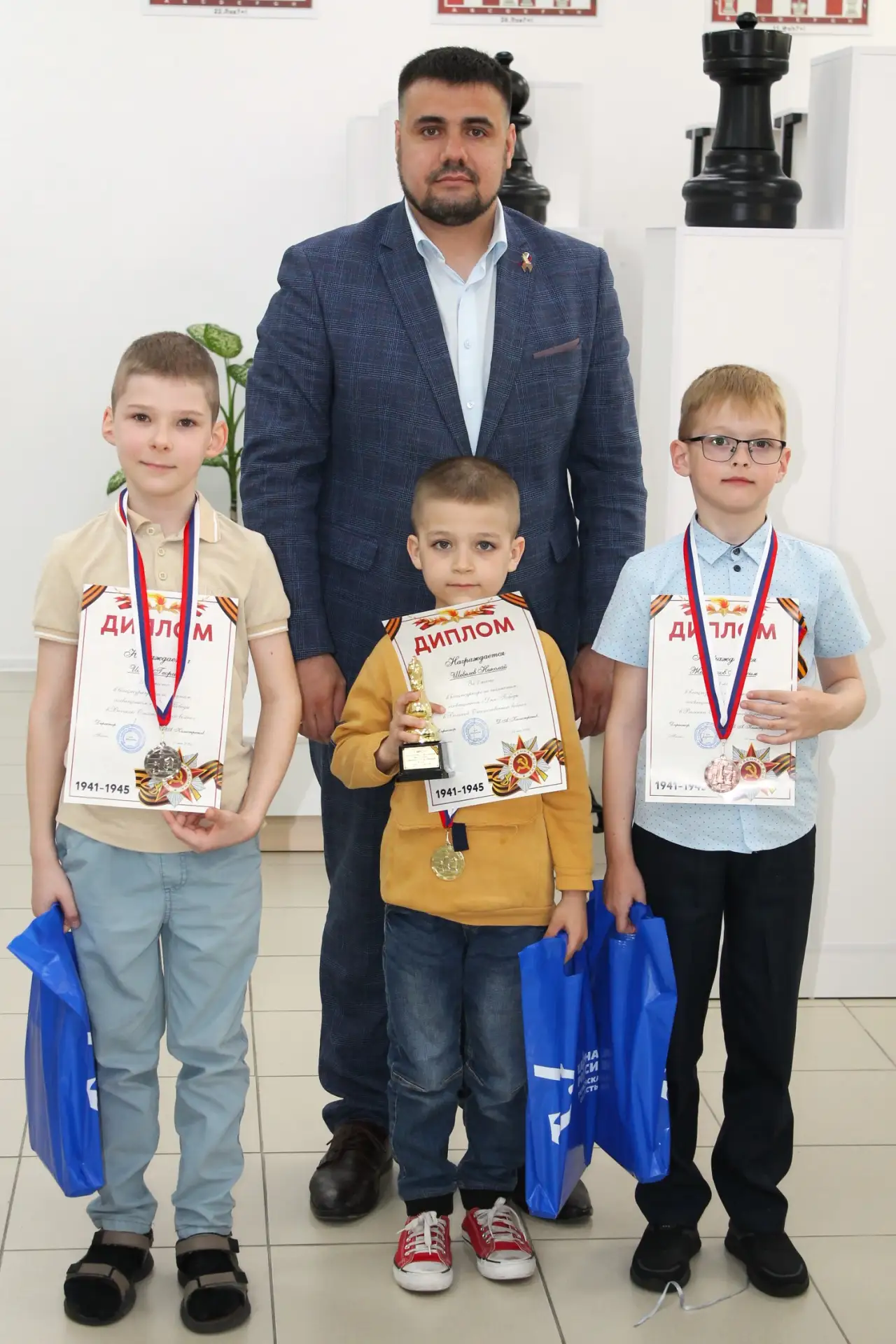 ♟👏 В стенах спортивной школы А.Е. Карпова развернулась настоящая шахматная баталия – блицтурнир, пос