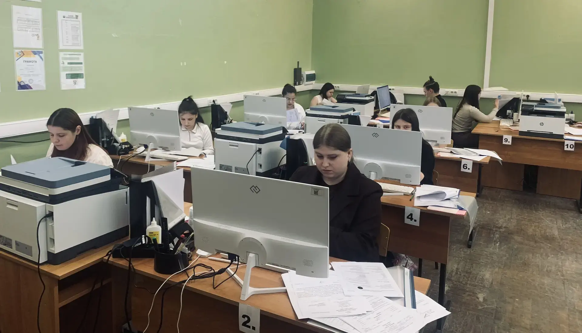 Прошел демонстрационный экзамен для выпускников Калужского колледжа экономики и технологий», обучающ