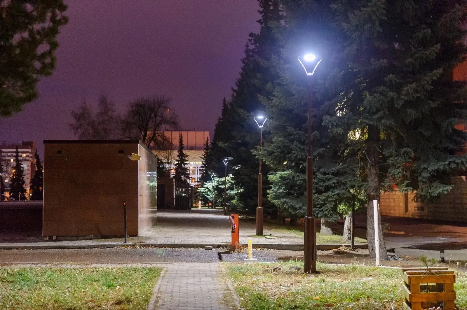 ✅ В Уфе установят ещё тысячу светильников

Устройство сетей наружного освещения ведется по муниципал
