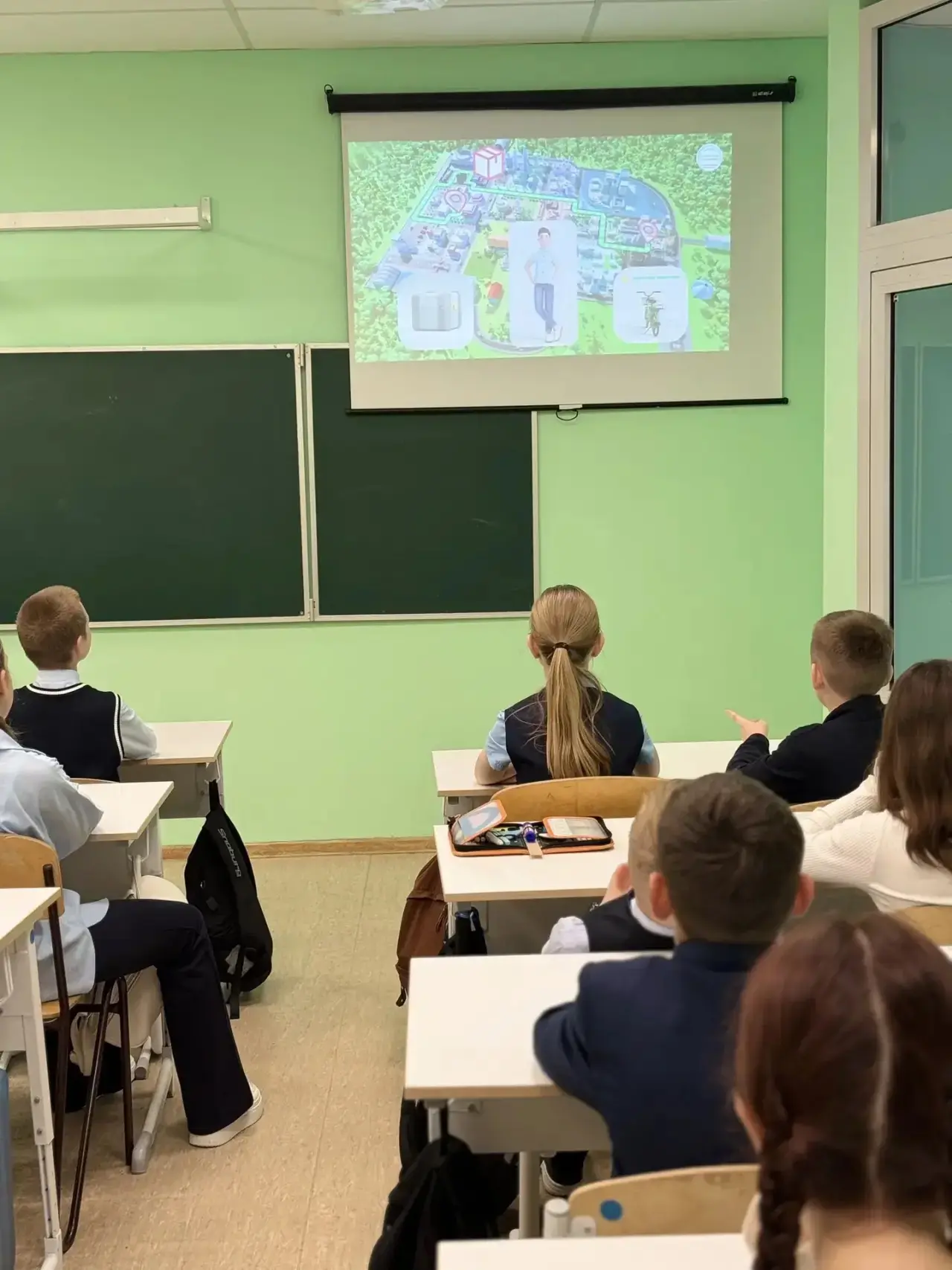 В МОУ СОШ №18 имени Подольских курсантов стартовал курс «Россия – мои горизонты»!