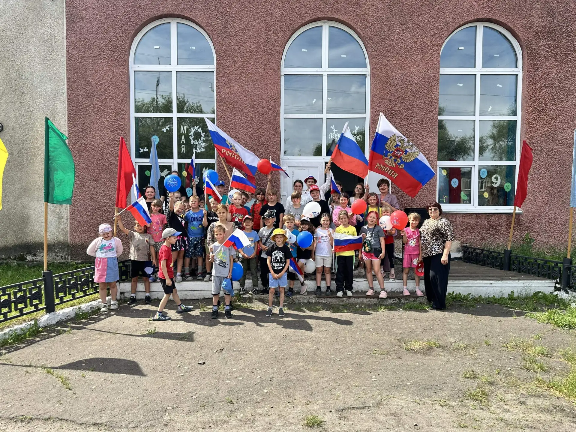 В преддверии Дня России 11 июня в Шевченковском СДК для детей пришкольного летнего лагеря прошла поз