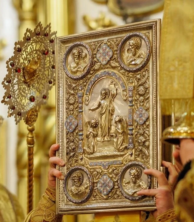 ЕВАНГЕЛИЕ ДНЯ
Мф. 9: 14-17 (зач. 31)
 
14 Тогда приходят к Нему ученики Иоанновы и говорят: почему м