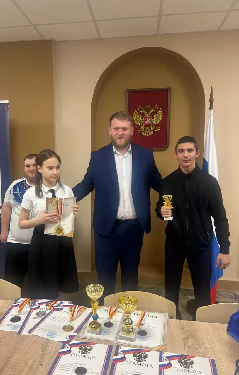 21 мая в МБОУ СОШ №25 города Владикавказ прошёл Республиканский лично-командный фестива...