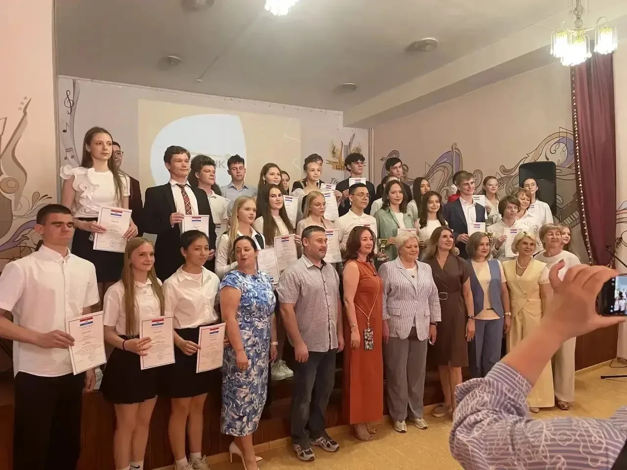 Ученица 9 «А» класса Екатерина Ярцева стала призером окружного этапа городского конкурса «Ученик год