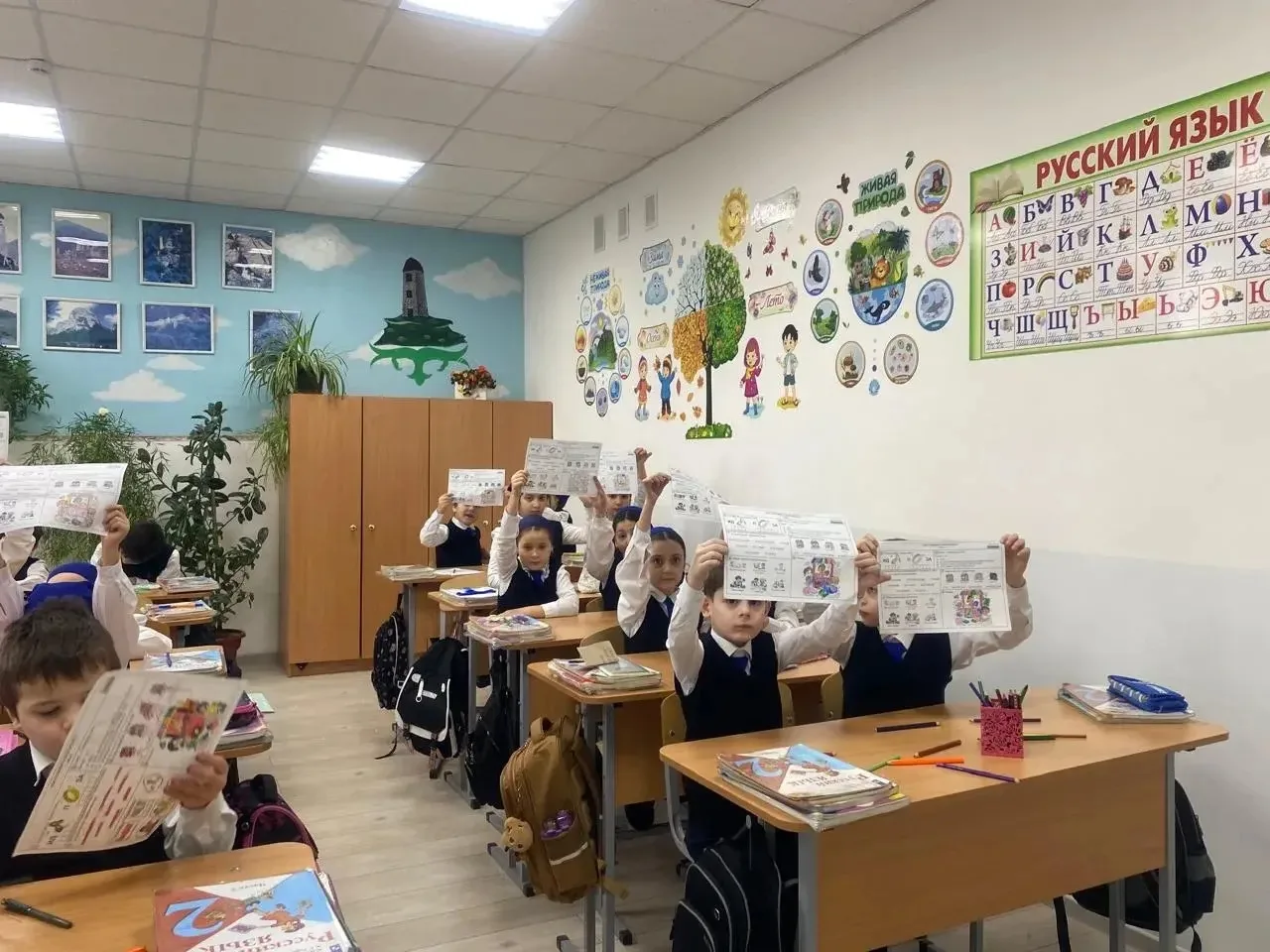 Сегодня первый урок в нашей школе традиционно начался с занятия «Разговор о важном». Темой встречи с