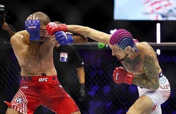 ⚡️Шон О’Мэлли нокаутировал Захаби во 2-м раунде на #UFCWhiteHouse 

Нефор тащит