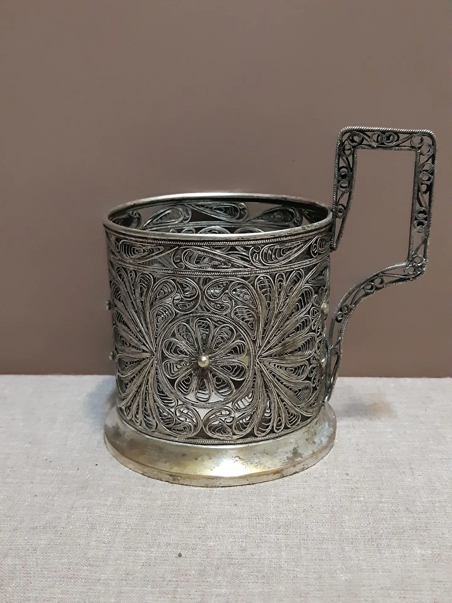 Подстаканник мельхиоровый, скань, зернь, серебрение. Казаковский завод художественных и...