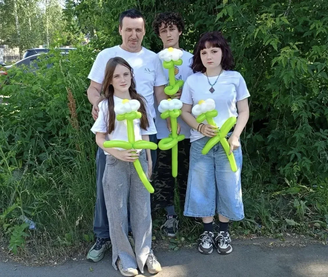🌼 Семейный праздник — это когда в руках ромашка, а в сердце — лето! 🌼