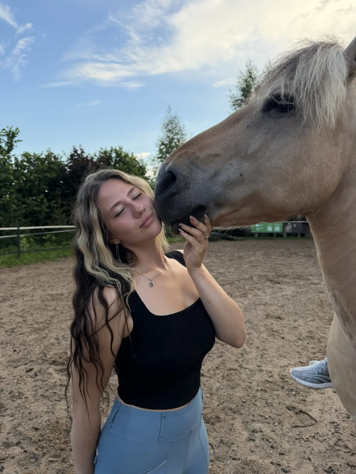 После нескольких дней без связи, первое, что опубликую - нас:)