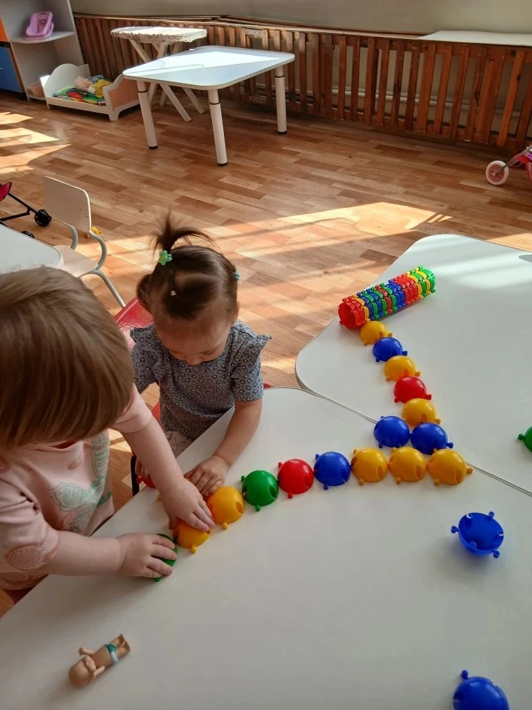 Сенсорные настольные игры для малышей 2–3 лет: занимаемся дома с удовольствием!