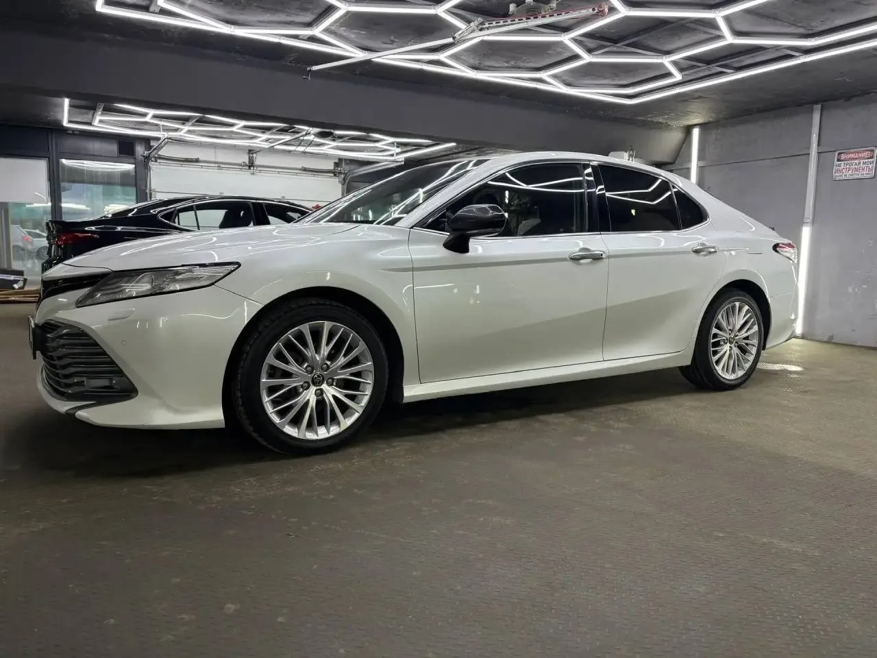 Мы подготовили для Вас еще одну  Toyota CAMRY  Комплектация Prestige Safety 2019 год 1 хозяин 155.00