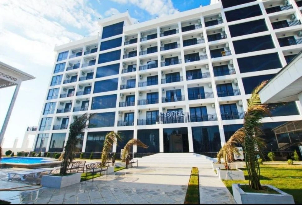 🌴 Бархатный сезон в Абхазии ждет! Отдых в Paradise Beach Hotel 4* — это ваш билет в ра...