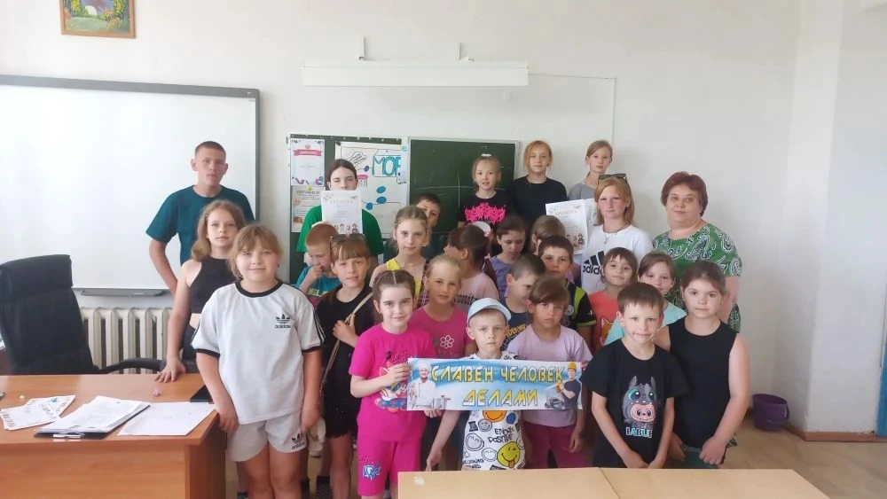 🌞 Седьмой день в лагере стал днем профессий. 🧑‍🚒

🧑‍🏫👮🧑‍⚕ Ребята активно обсуждали самые разн