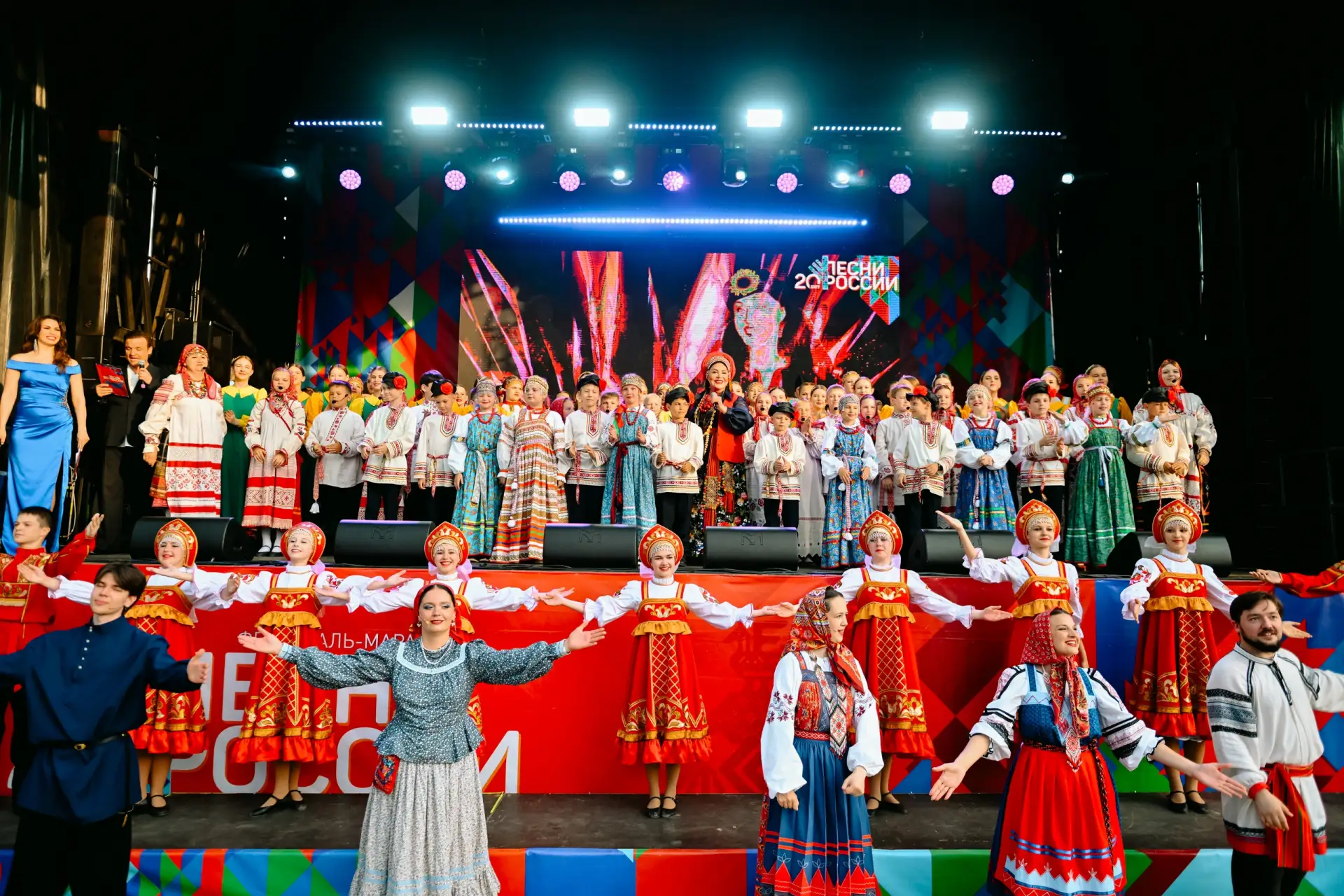 Фестиваль «Песни России» в Людиново

Посмотреть фотоотчет по ссылке⬇

https://vk.ru/album-141891979_
