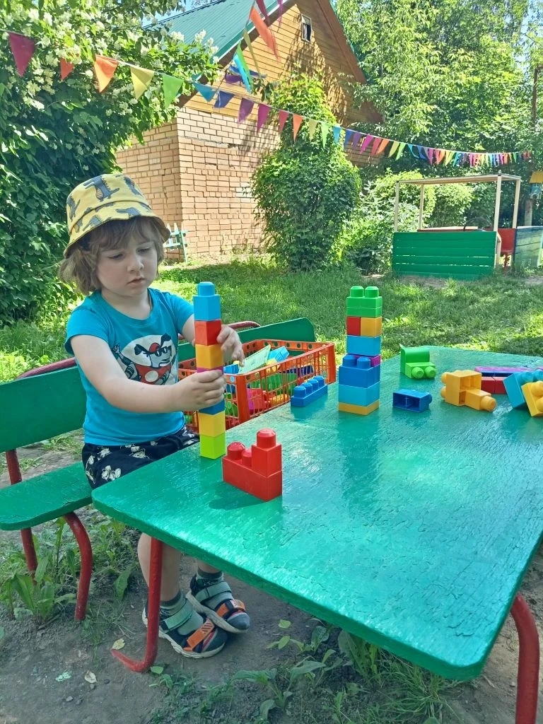 Вот оно какое — наше лето ☀️

🌞⛅☔Лето наступило. Посмотрите на наших главных героев: ребята запуска
