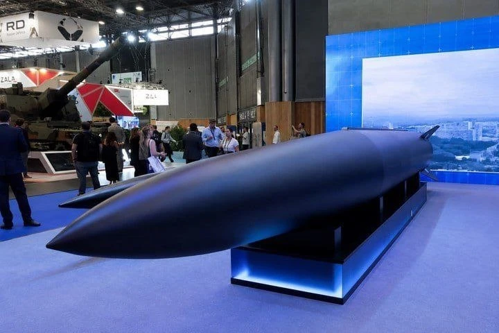 Баллистическая ракета FP-9 для ударов по Москве будет готова осенью, –  Зеленский
